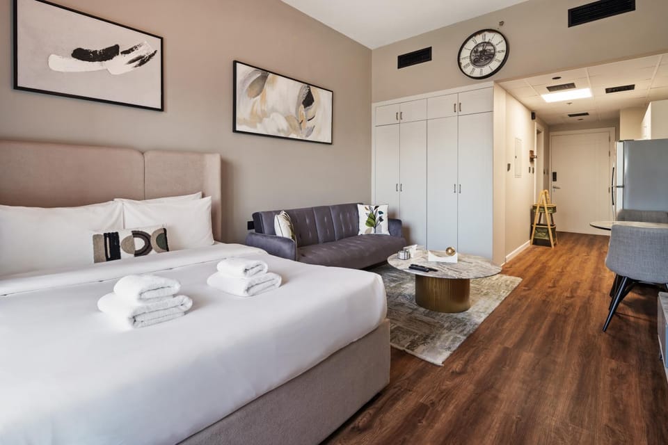 Stunning studio at sports city Apartment in Dubai