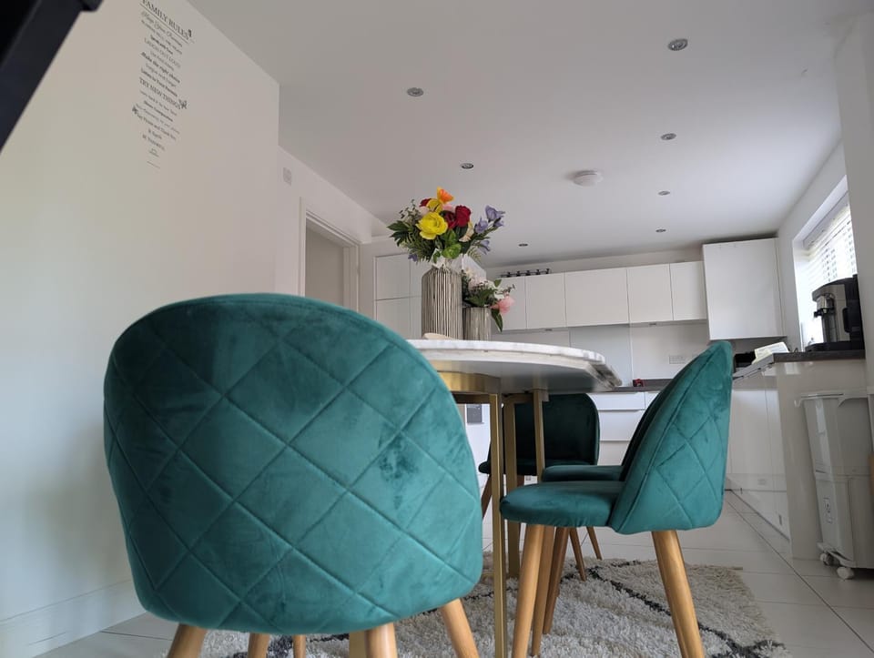 Spacious Room With Kingsize Bed Vacation rental in Bassetlaw District