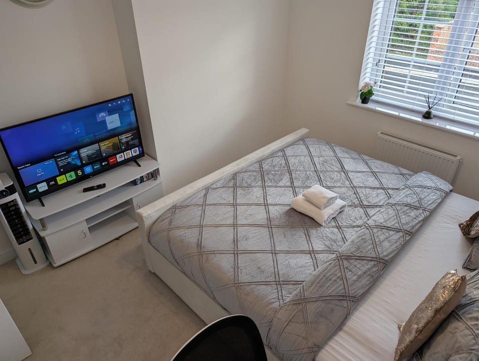 Bed, TV and multimedia
