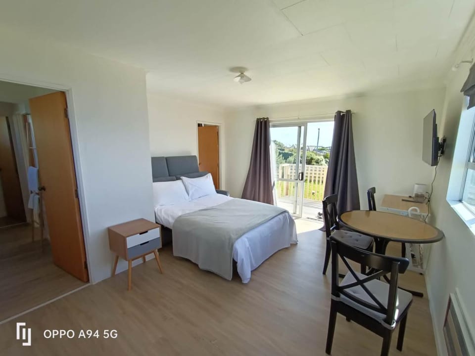 Lands End Vacation Home House in Southland