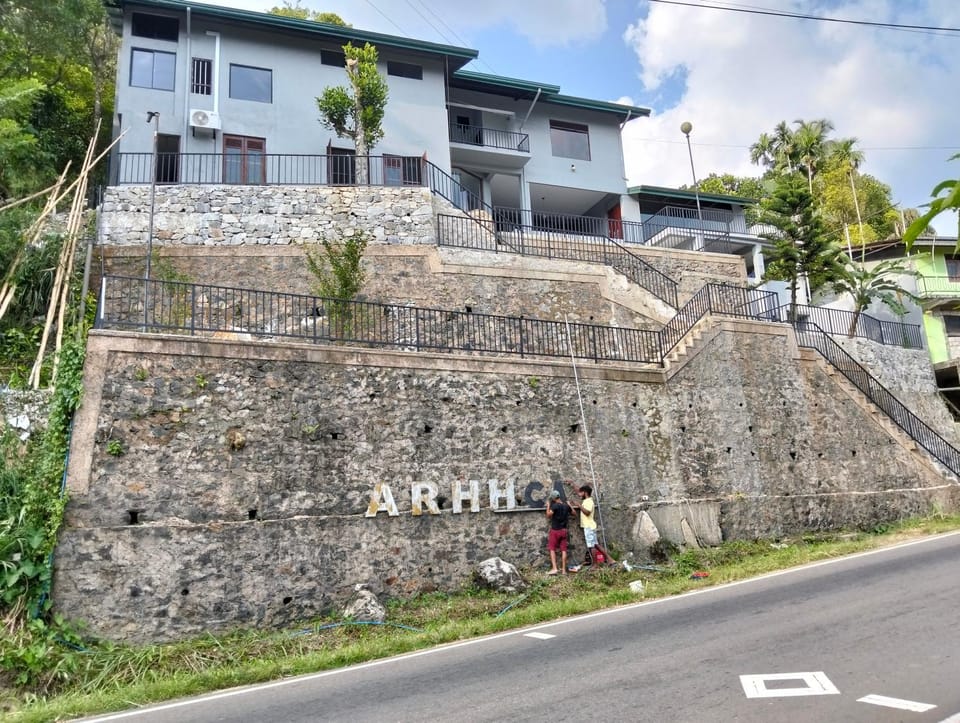 CastleARHH Apartment in Central Province