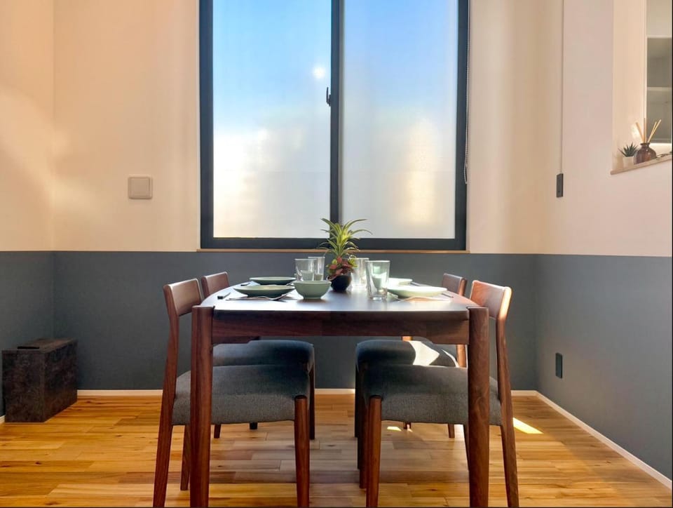 Dining area, Food