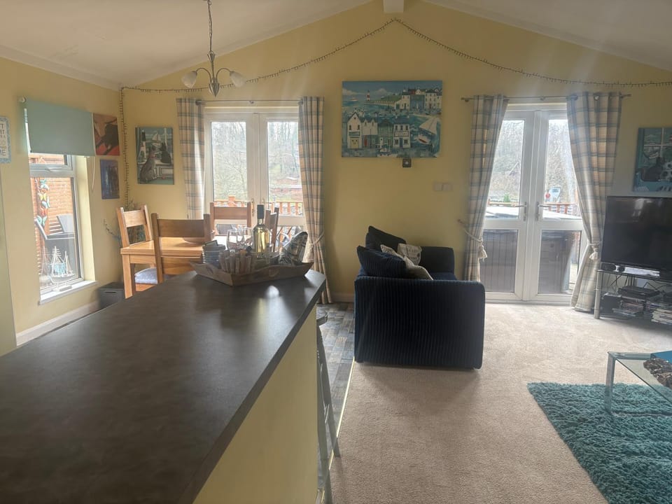 Lukes Lodge, where the fun begins, Woodland View, Hot Tub, dog friendly House in Teignbridge