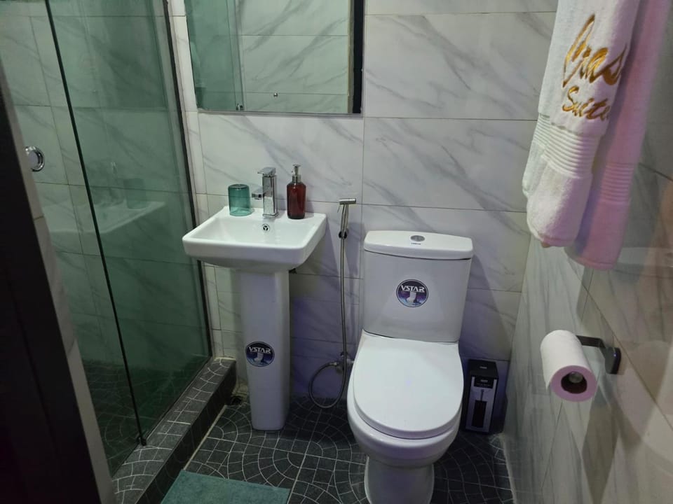 Shower, Toilet, Bathroom