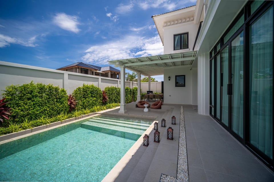 Property building, Pool view, Swimming pool, sunbed