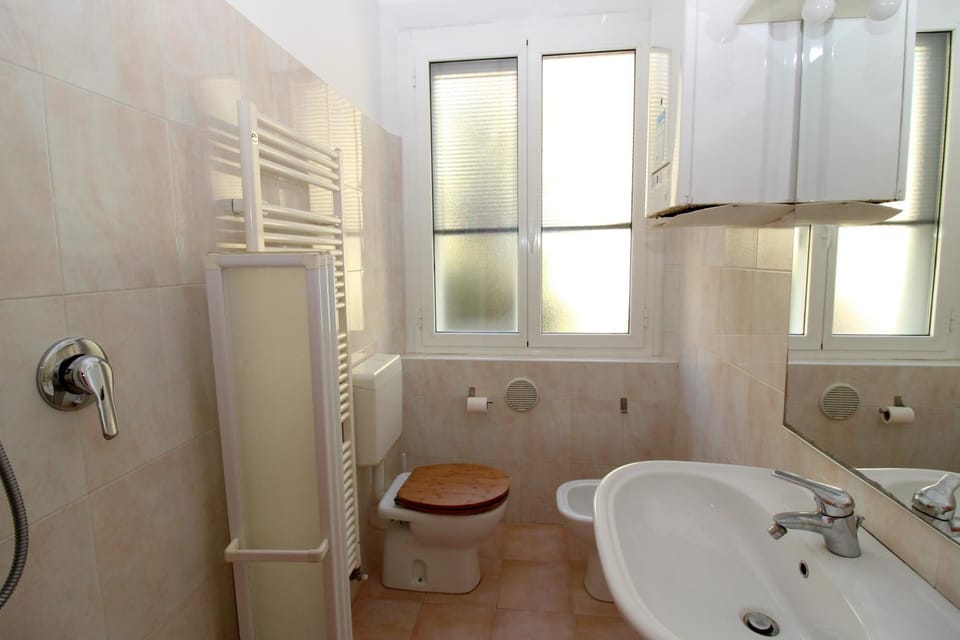 Shower, Toilet, Bathroom, bidet