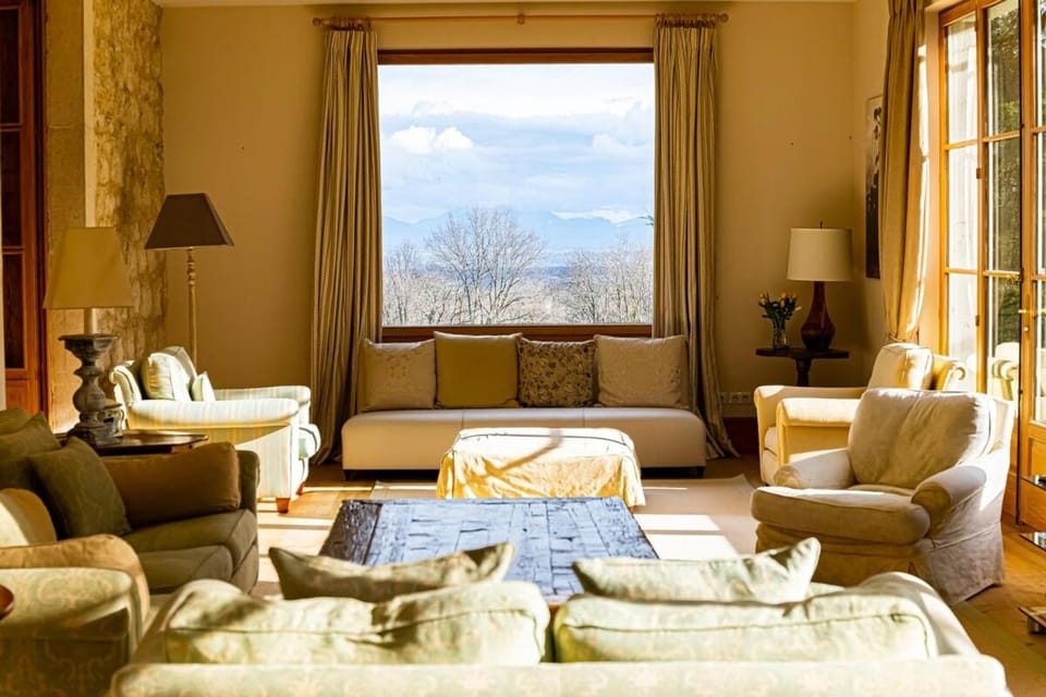 Chateau d 'Echenevex, Geneva Villa in Canton of Geneva