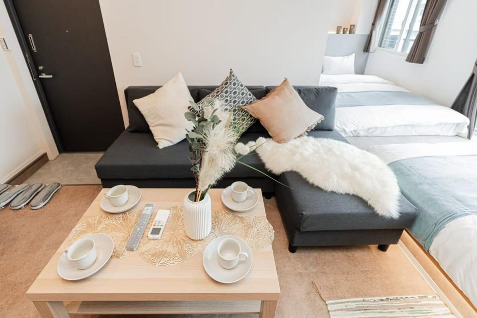 Bed, Living room, Photo of the whole room, Seating area, Dining area, Bedroom
