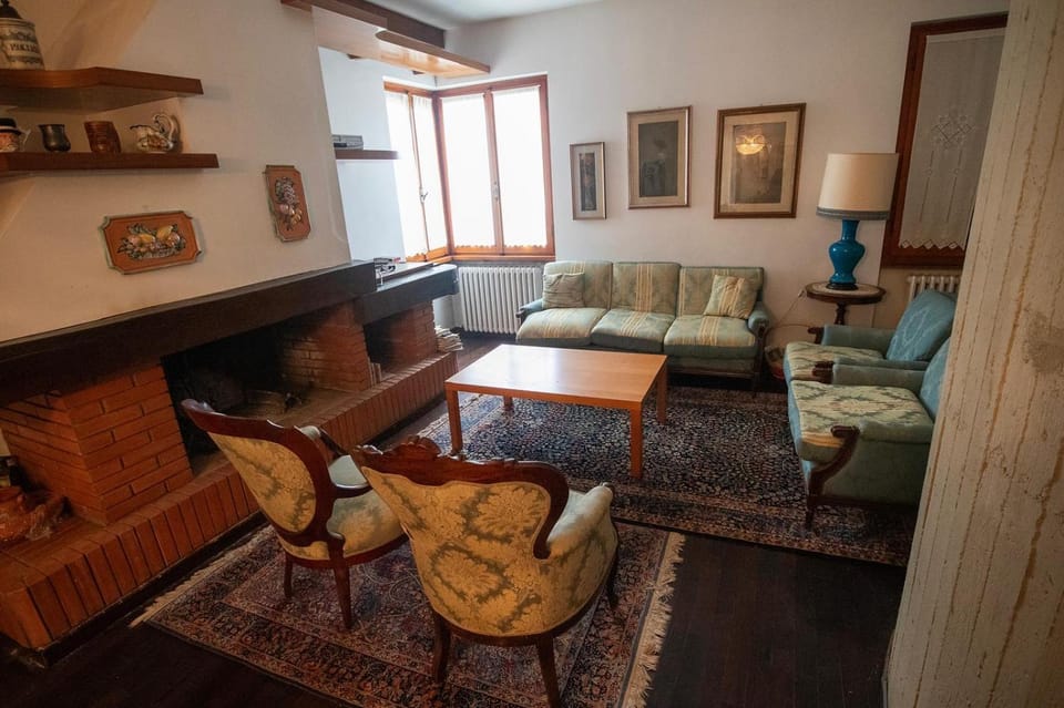 Communal lounge/ TV room