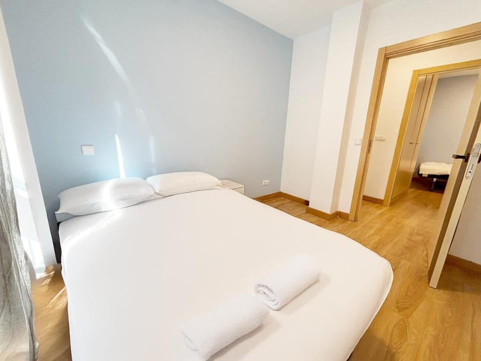 Bed, Photo of the whole room, Bedroom, towels, wardrobe