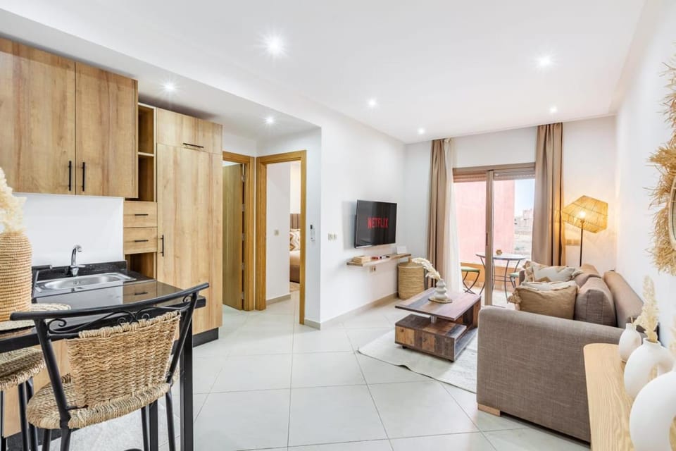 Le COSY CHIC- NEUF - Modern & Chic - Terrasse et Confort - CLIM PARKING et WIFI Gratuit ! GUELIZ Apartment in Marrakesh