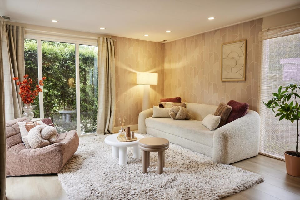 Living room, Seating area