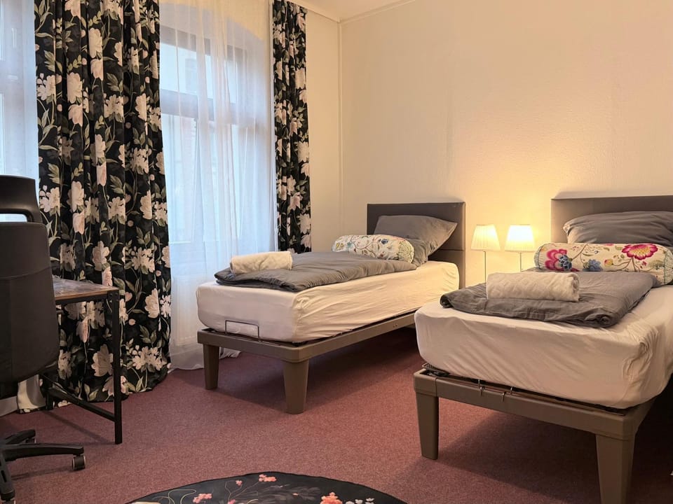 Ferienwohnung Bernius 6 Personen 4 Zimmer 92 qm Apartment in Halle Saale