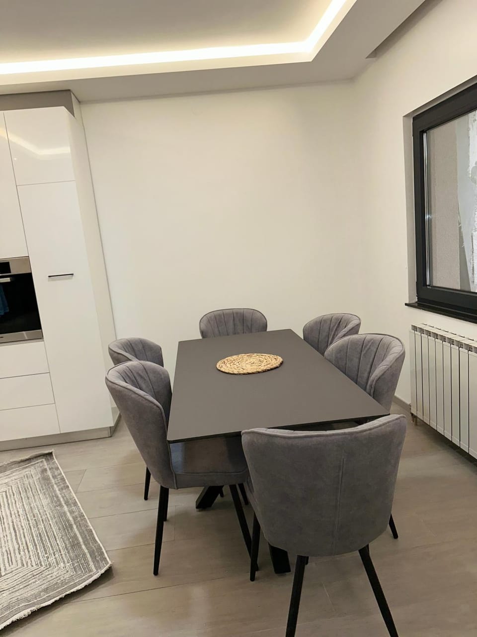 Seating area, Dining area