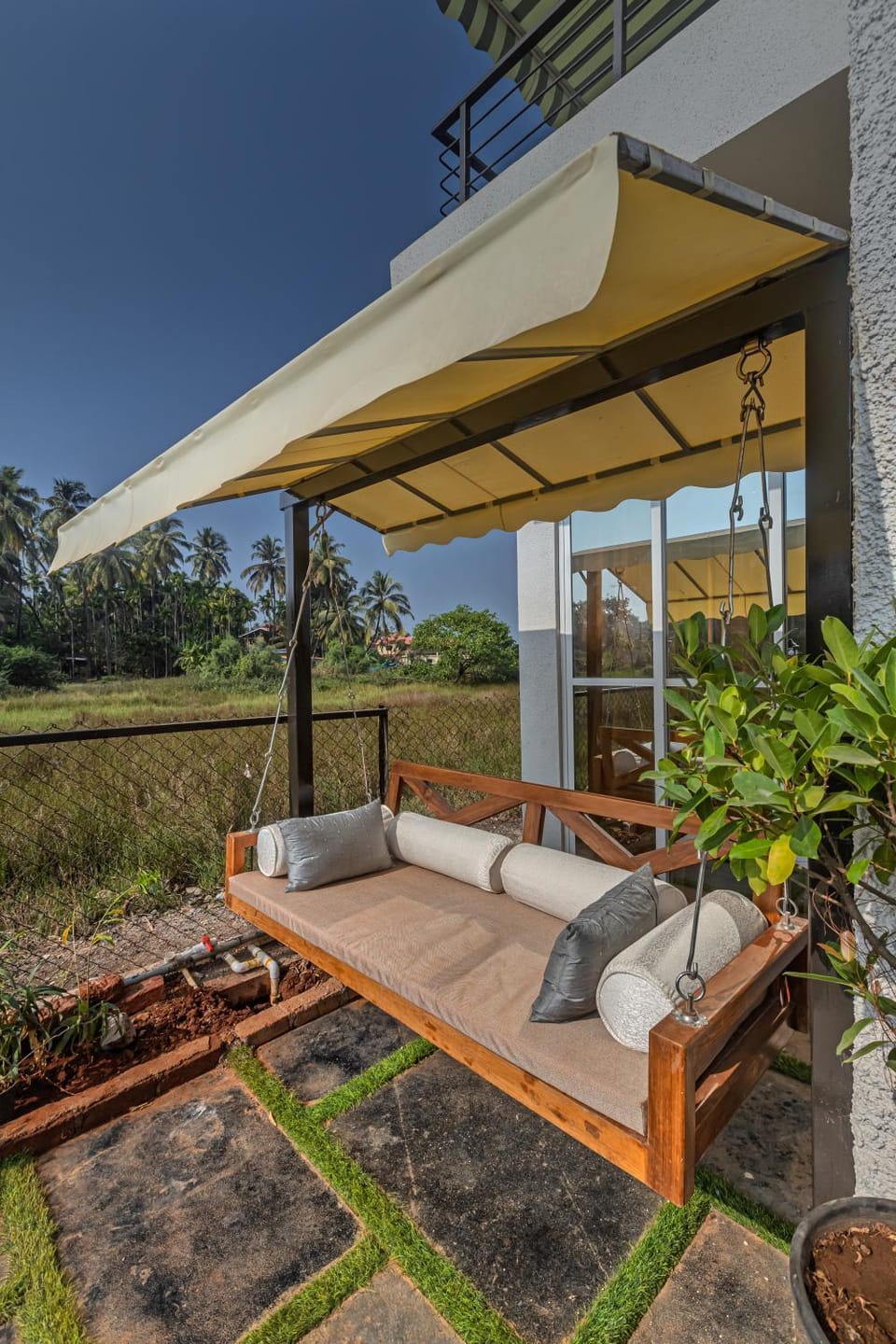View (from property/room), Balcony/Terrace, Living room, Seating area