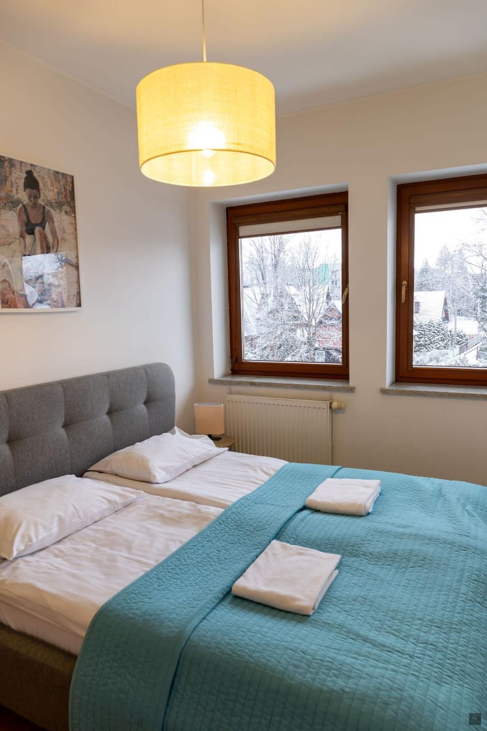 Bed, Bedroom, towels