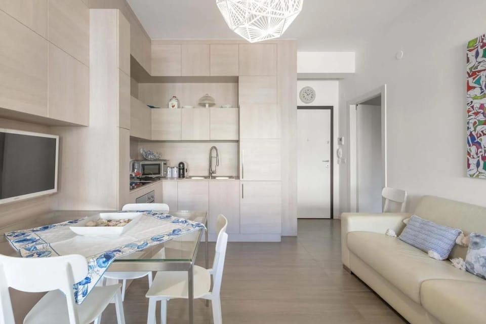Communal lounge/ TV room, TV and multimedia, Communal kitchen, microwave, oven, stove