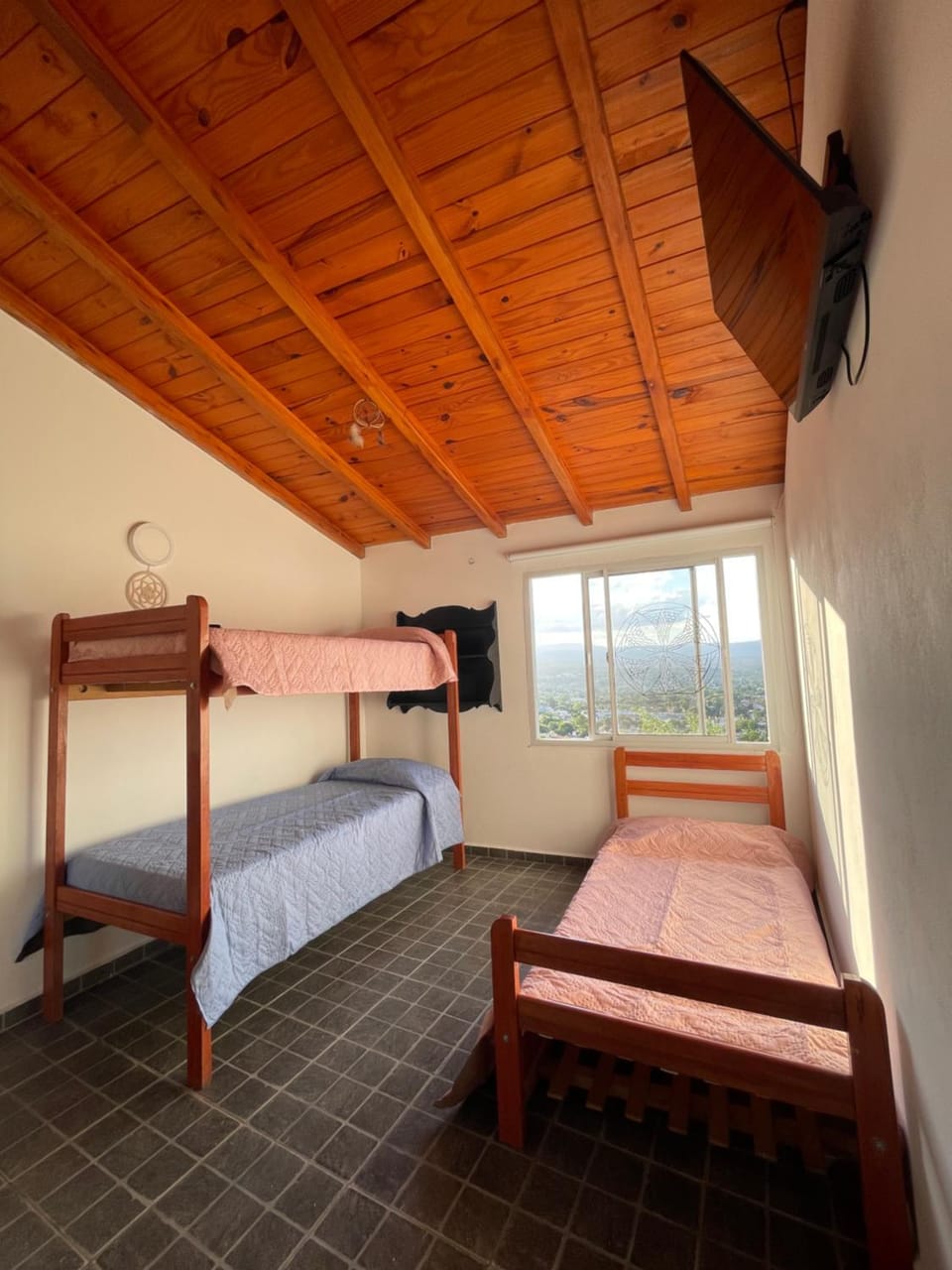Bed, TV and multimedia, Photo of the whole room, Bedroom, bunk bed