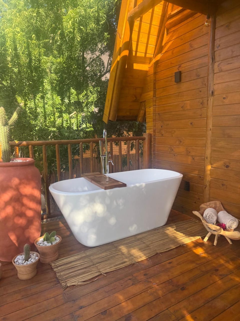 Day, Hot Tub