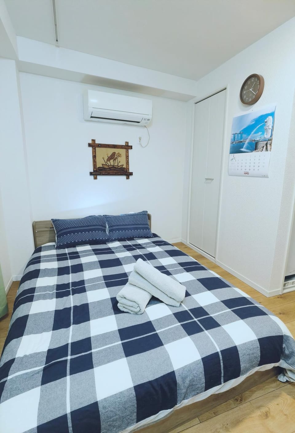 Bed, Bedroom, wardrobe, air conditioner