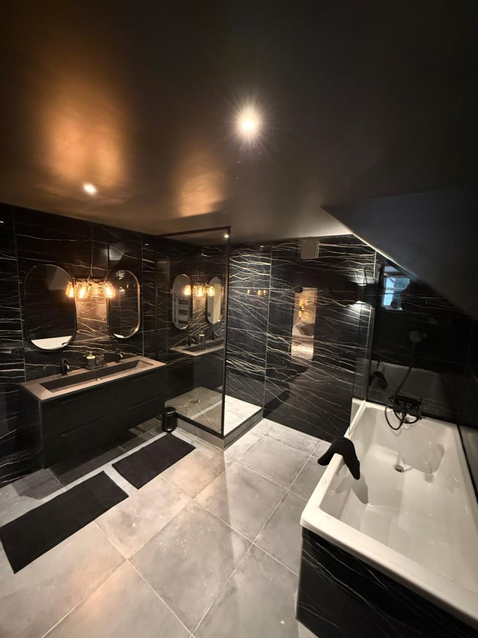 Cosy Room & SAUNA Hypercentre Dieppe Apartment in Dieppe