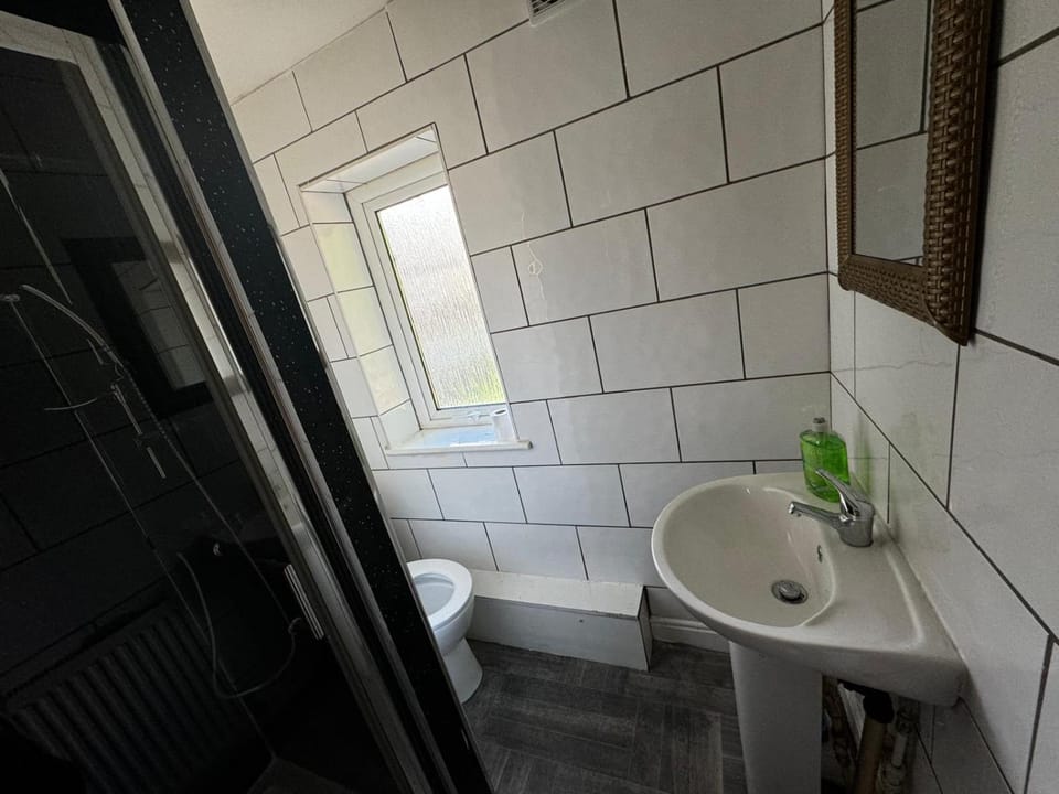 Single bedroom D1 Greater Manchester Bed and Breakfast in Manchester