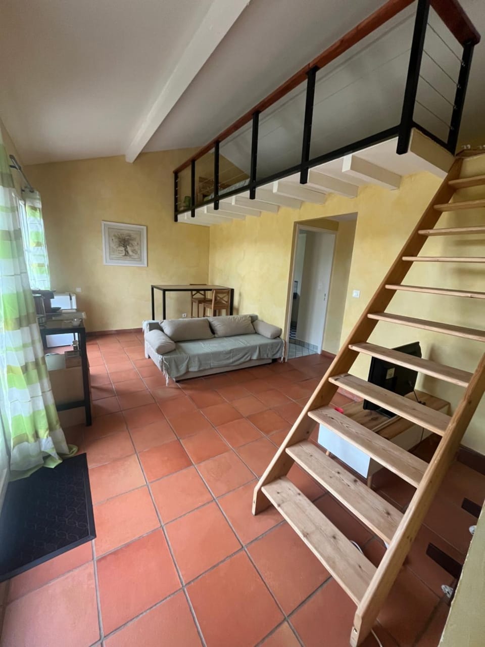 Living room, Photo of the whole room