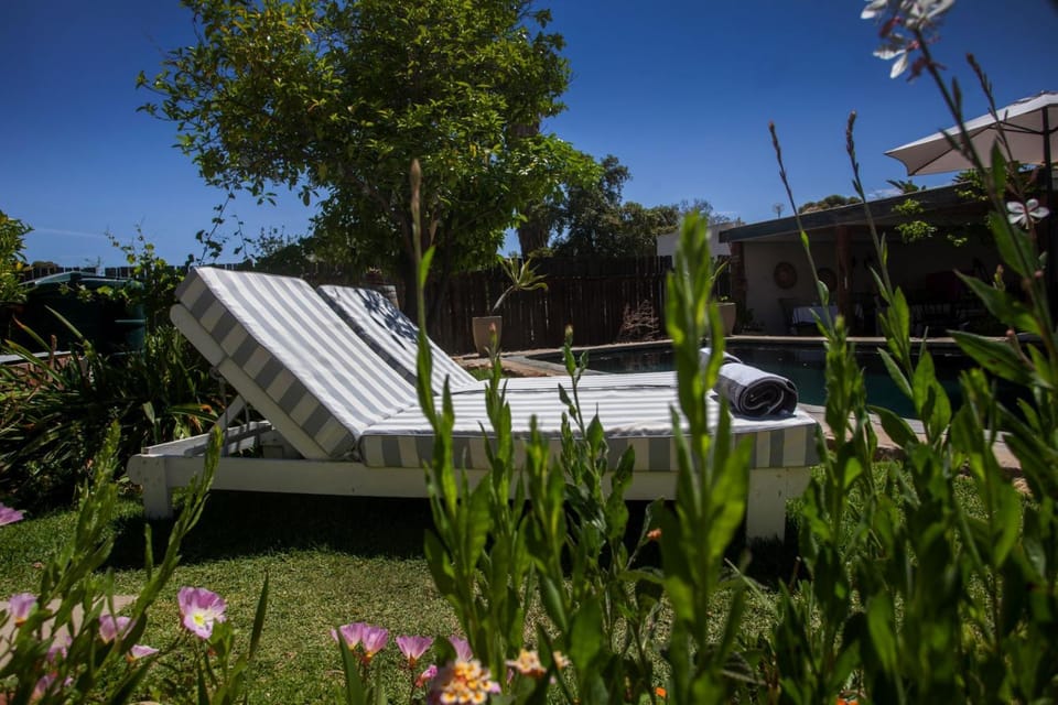 Garden, Swimming pool, Internal: Not applicable to any particular room