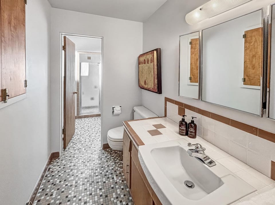 Toilet, Bathroom