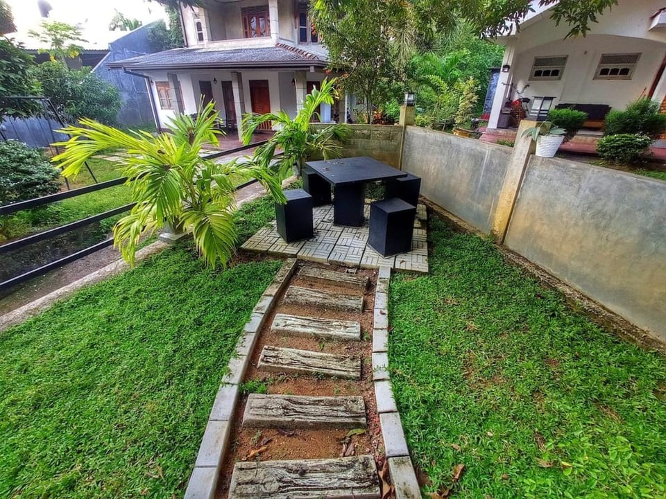 Adya residence with Ac Apartment in Hikkaduwa