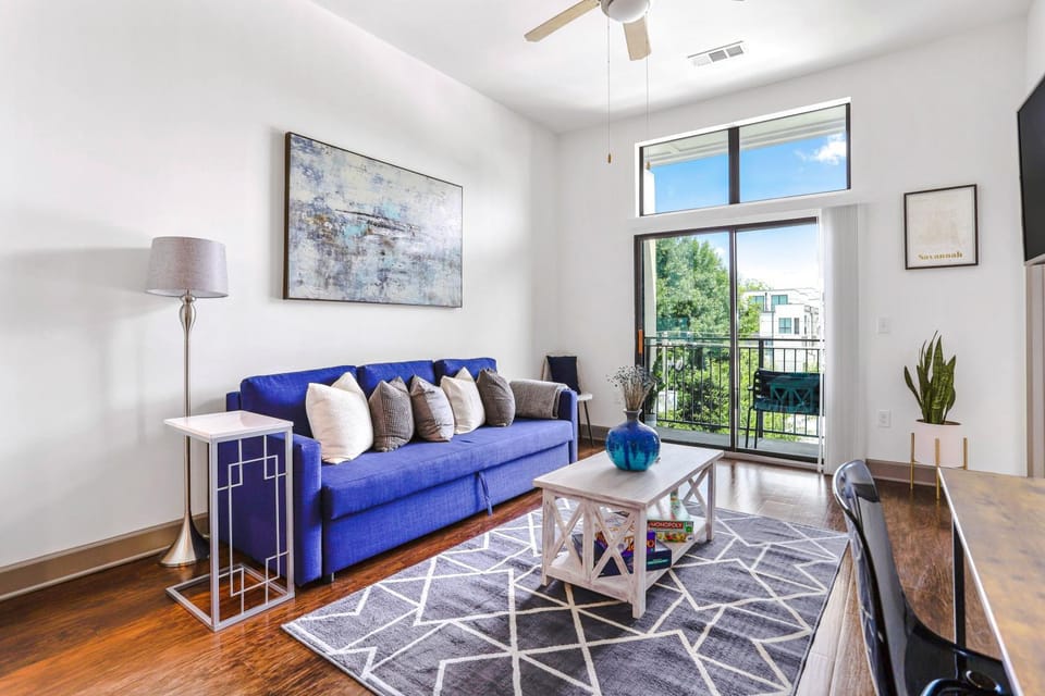 Midtown Escape Inman Park near Mercedes-Benz stadium- Free Parking Apartment in Atlanta