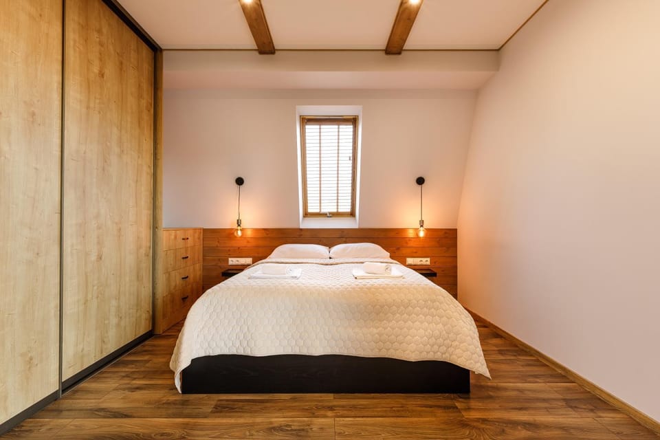 Bedroom, wardrobe