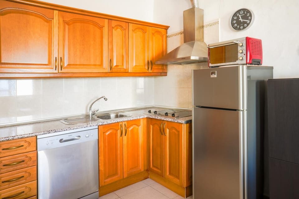 Kitchen or kitchenette, dishwasher