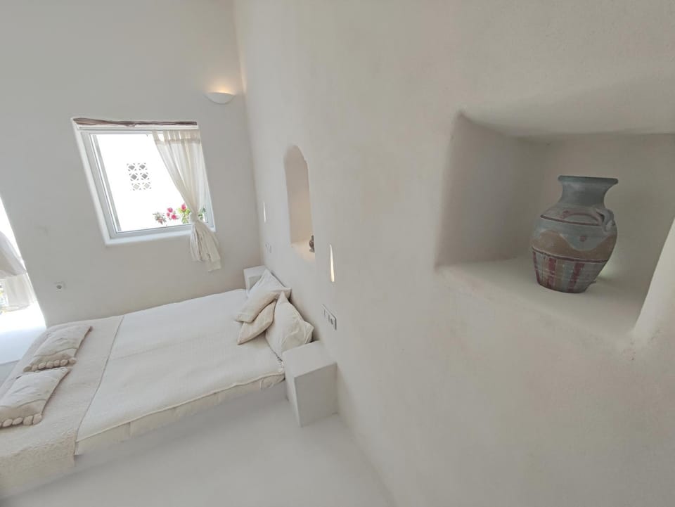 Kamara cave rooms Bed and Breakfast in Milos