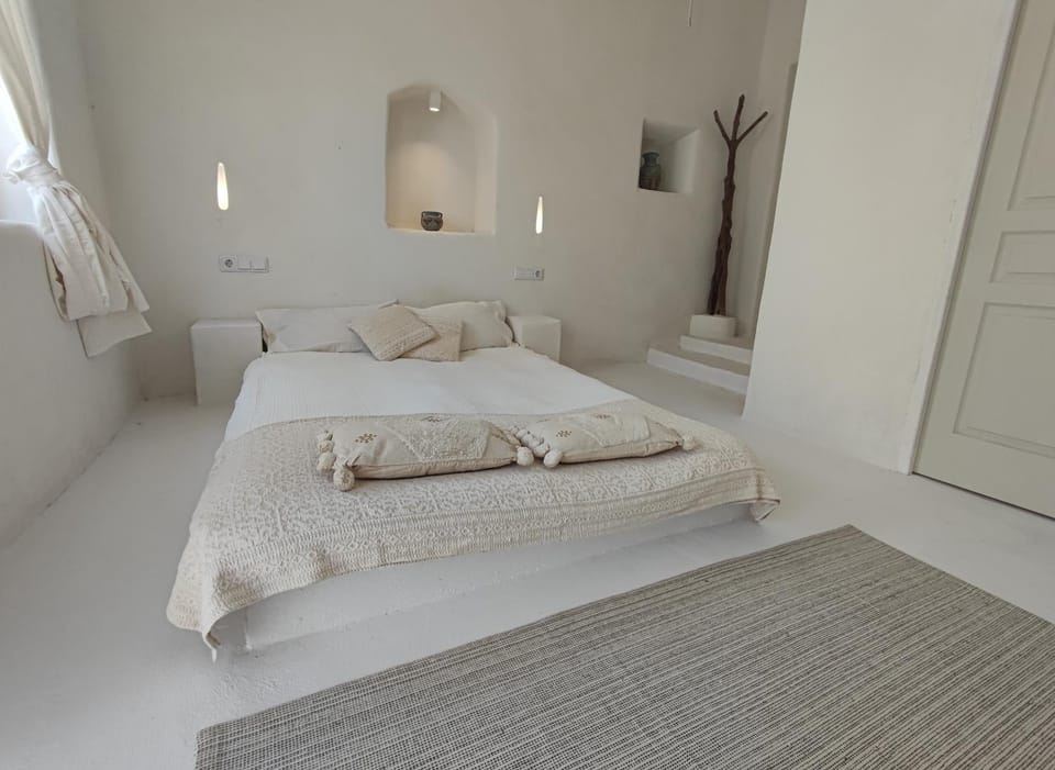 Kamara cave rooms Bed and Breakfast in Milos