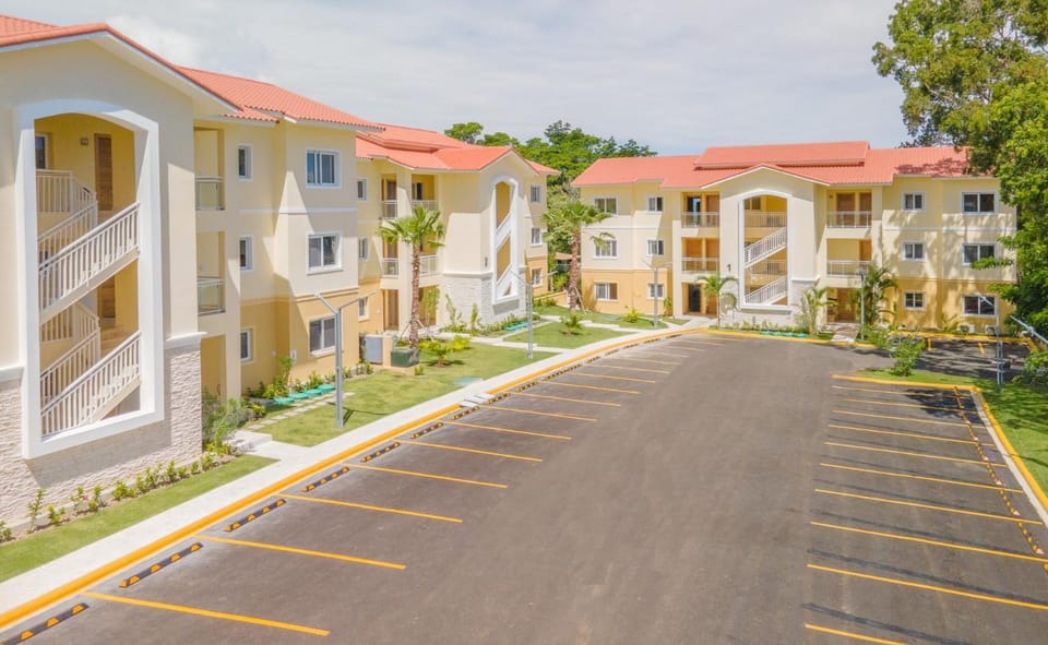Property building, Street view, Parking