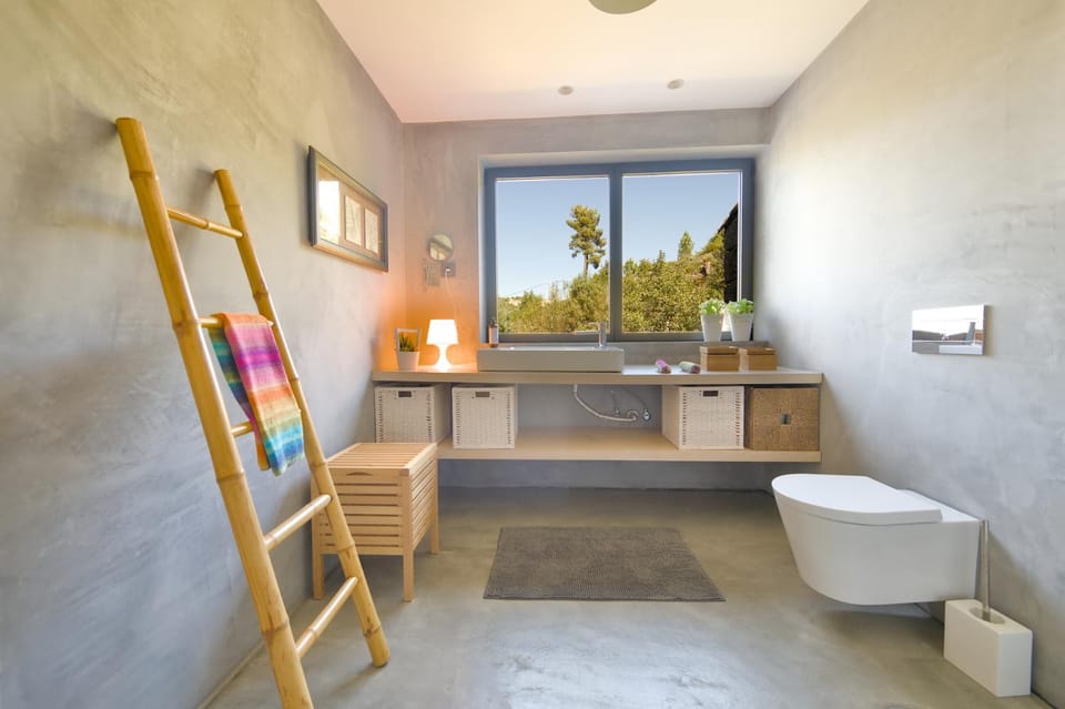 Toilet, bidet