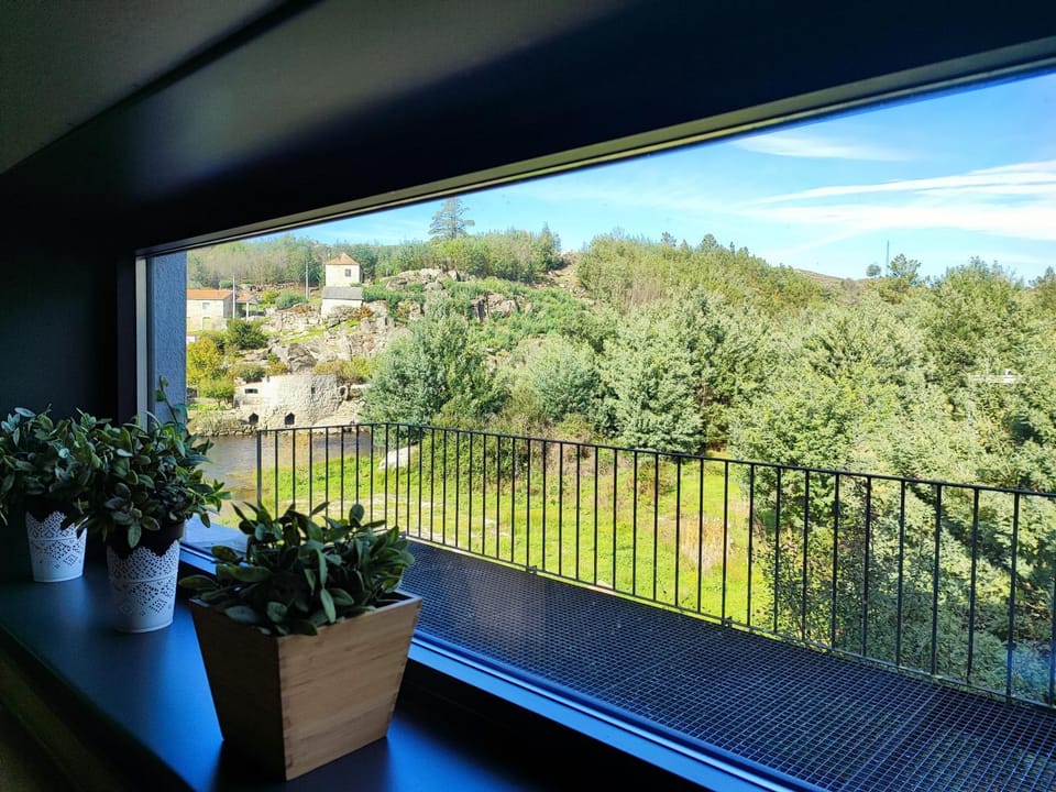 Natural landscape, Balcony/Terrace, River view