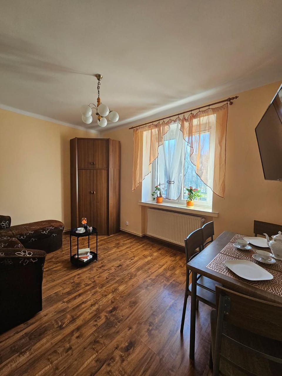 Living room, Dining area, Bedroom