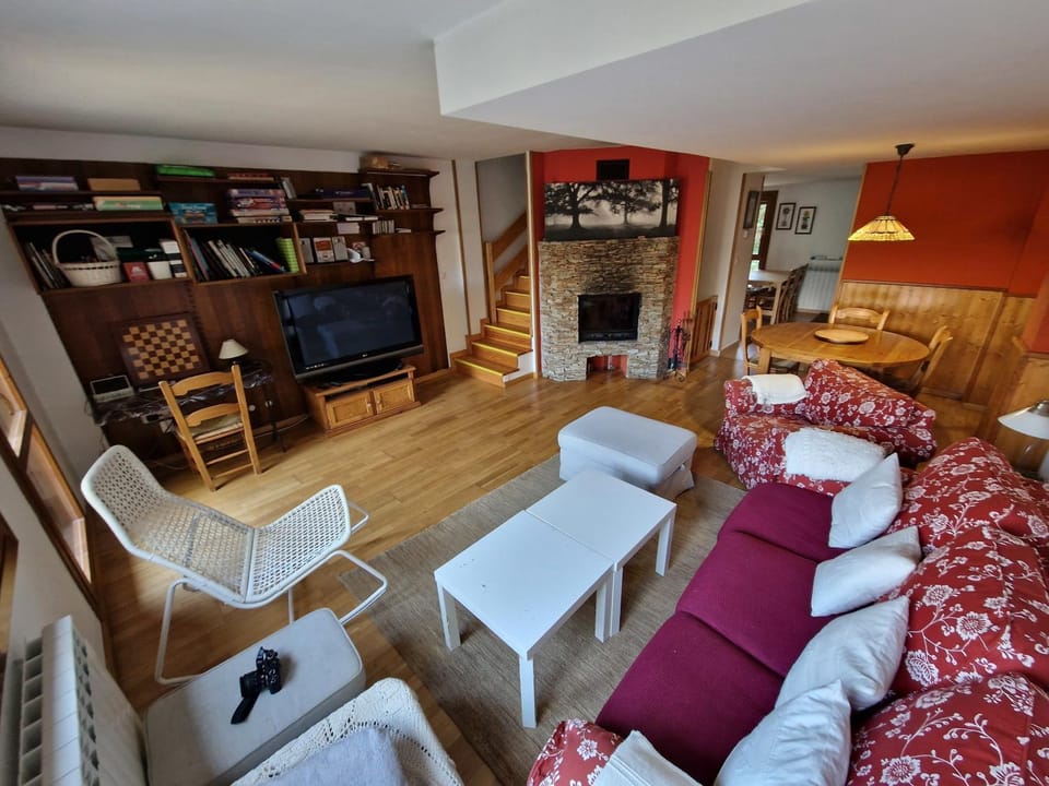 Communal lounge/ TV room, TV and multimedia, Living room