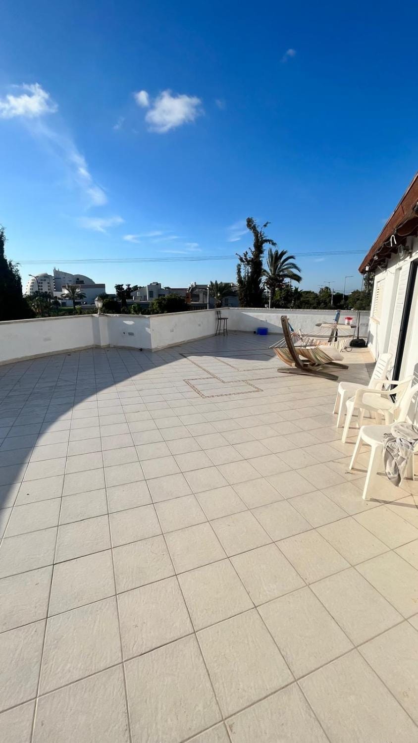 האשוח Apartment in South District
