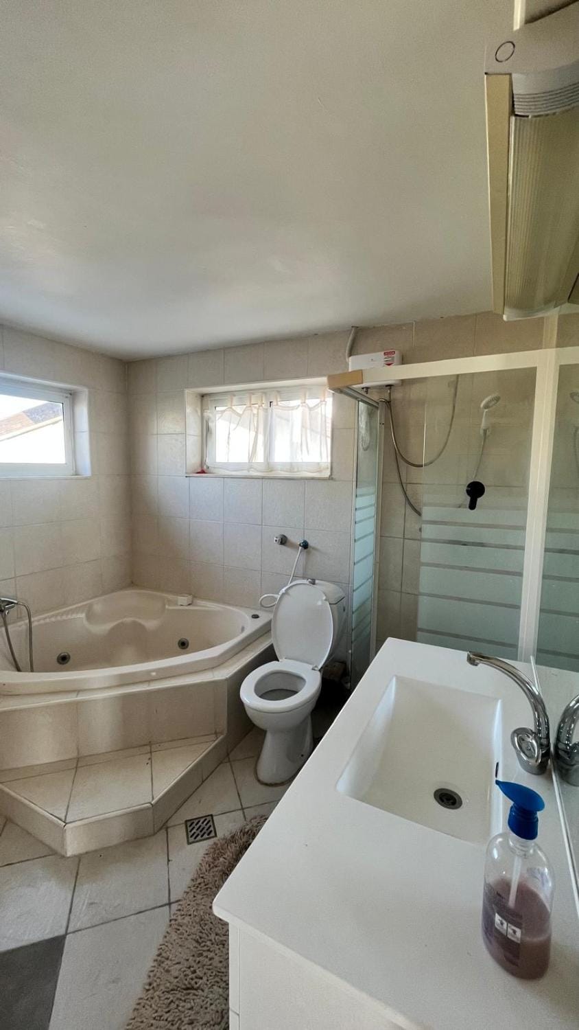 האשוח Apartment in South District