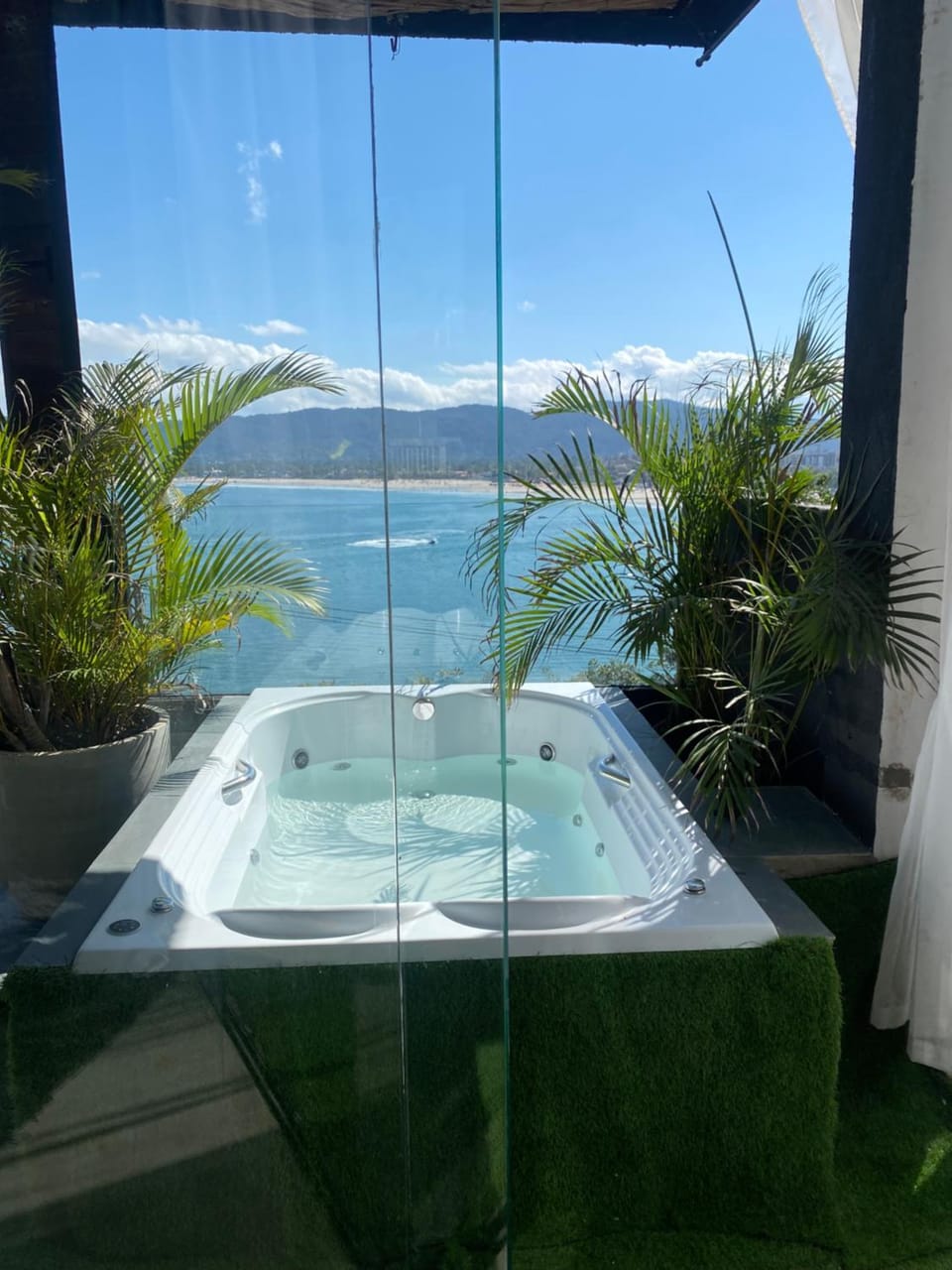 Natural landscape, Hot Tub, Balcony/Terrace, Sea view