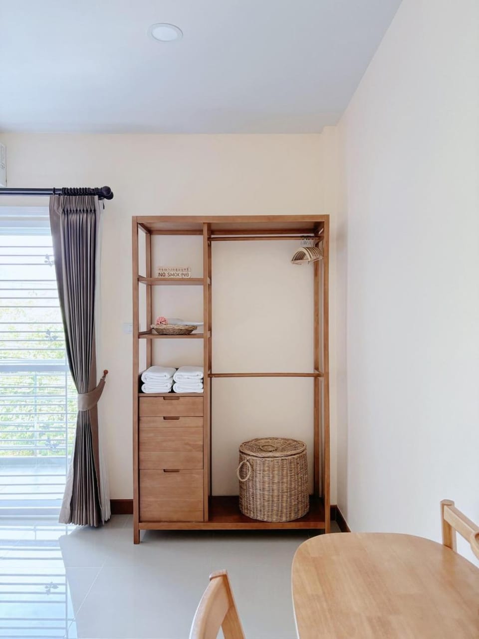 Bedroom, towels, wardrobe