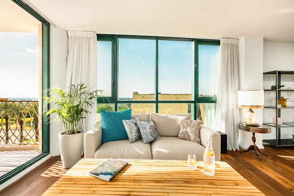 View (from property/room), Living room, Seating area