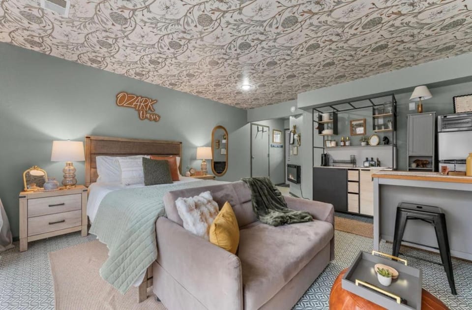 Shower, Bed, Kitchen or kitchenette, Photo of the whole room, Dining area