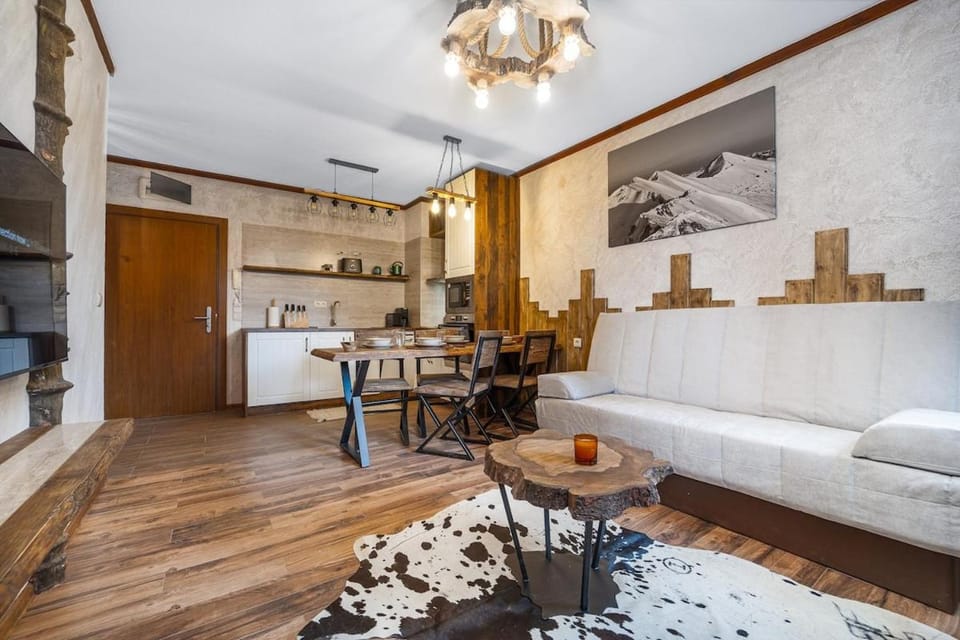 Host2U Authentic Bansko Apartment - Free Parking Apartment in Bansko