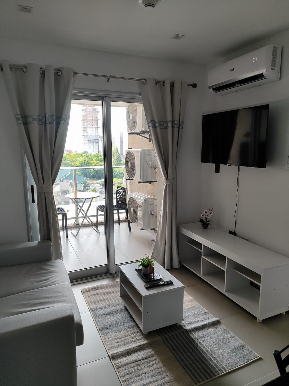 Departamento full equipo, con wifi y amenities - zona Molas López Apartment in Asunción