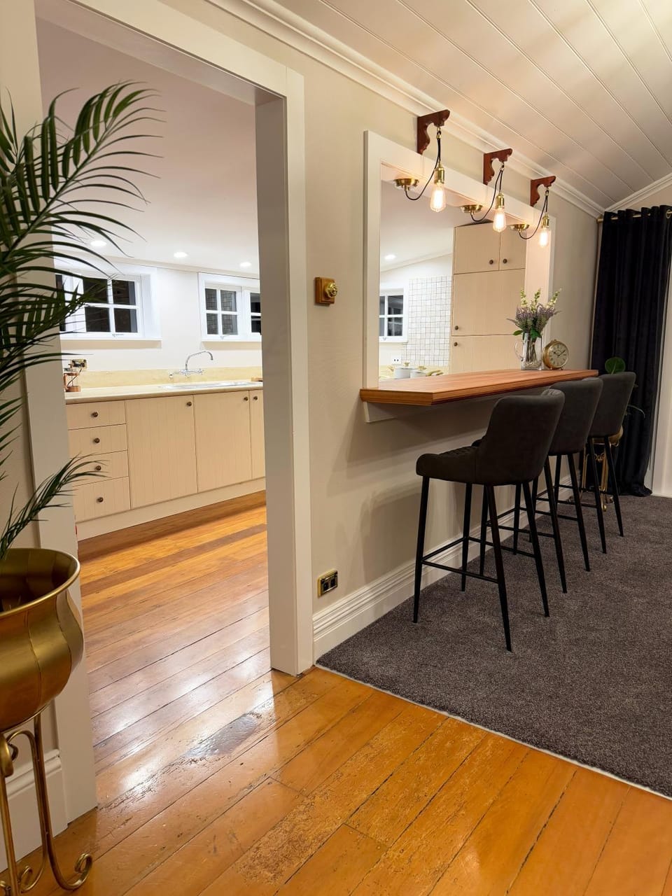 Living room, Seating area, kitchen