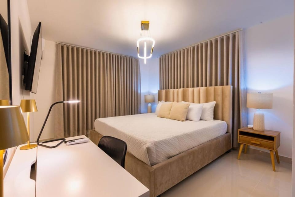 Modern 3BR! 9fl, King Bed! Sti!, Apartment in Santiago de los Caballeros